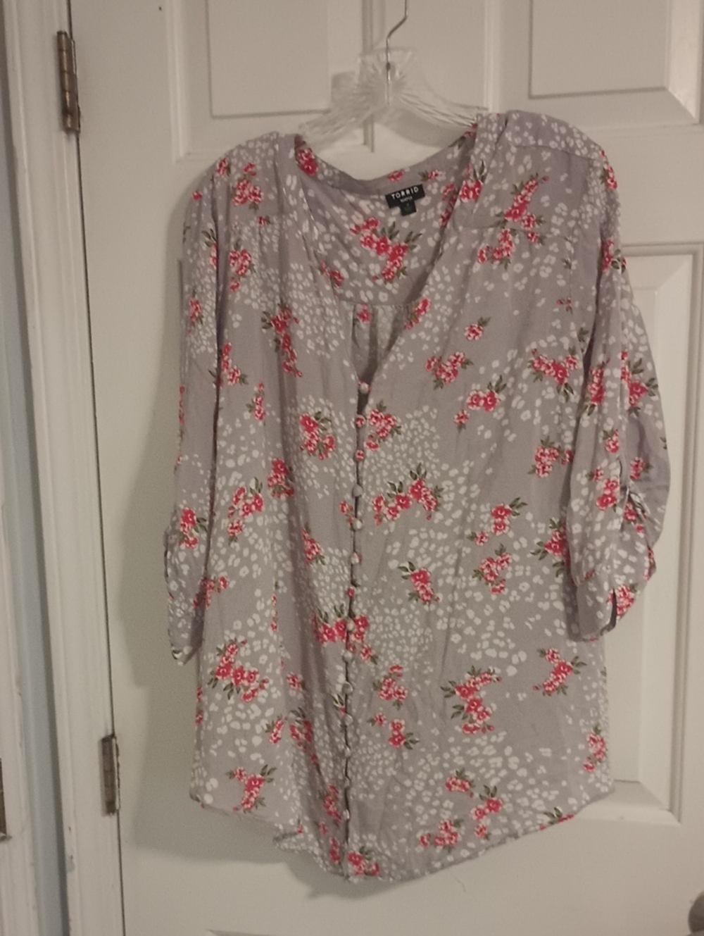 torrid Gray Floral Button-Front Blouse with Pink Flowers